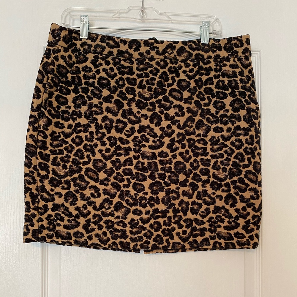Leopard print mini skirt